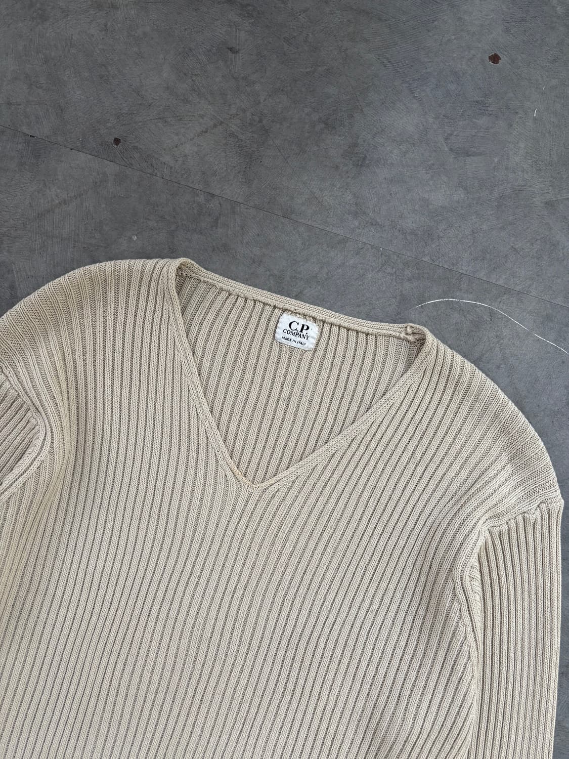 C.P. Company CP 컴퍼니 베이지 브이넥 니트  상품이미지5