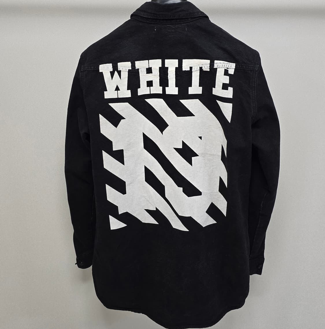 오프화이트 백로고 데님 셔츠 자켓 m사이즈 95 판매 상품이미지1