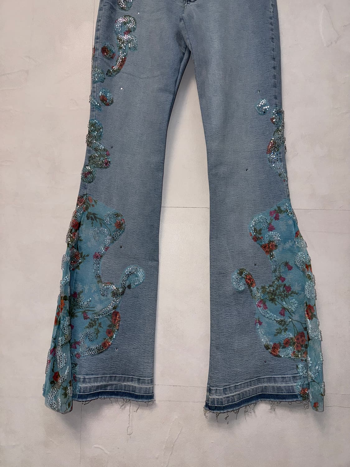 Denim ethnic floral beads detail 부츠컷팬츠 상품이미지5