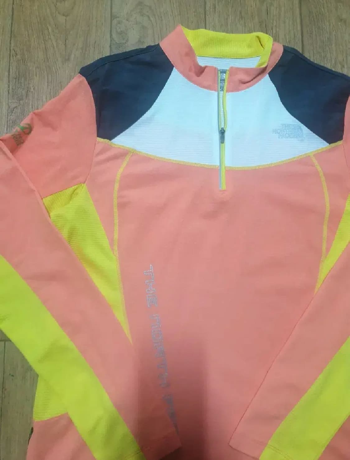 노스페이스 아웃도어 반집업 95 사이즈입니다 상품이미지4