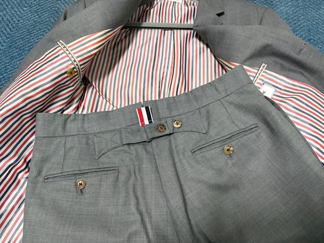 톰브라운 클래식 미드그레이 수트 상하의 세트 1사이즈 상품이미지9