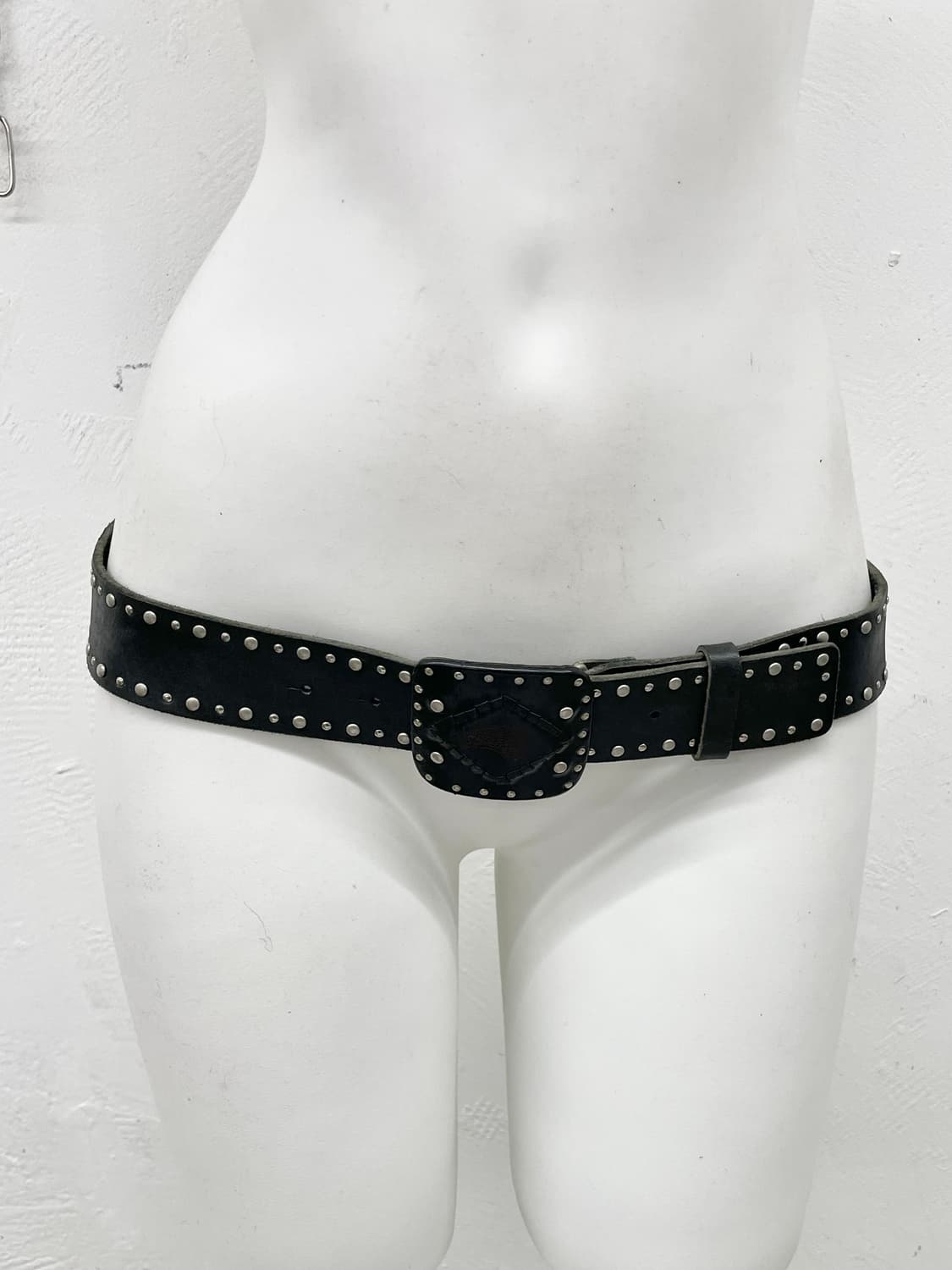 리얼레더 락시크 스터드 버클 벨트 상품이미지2