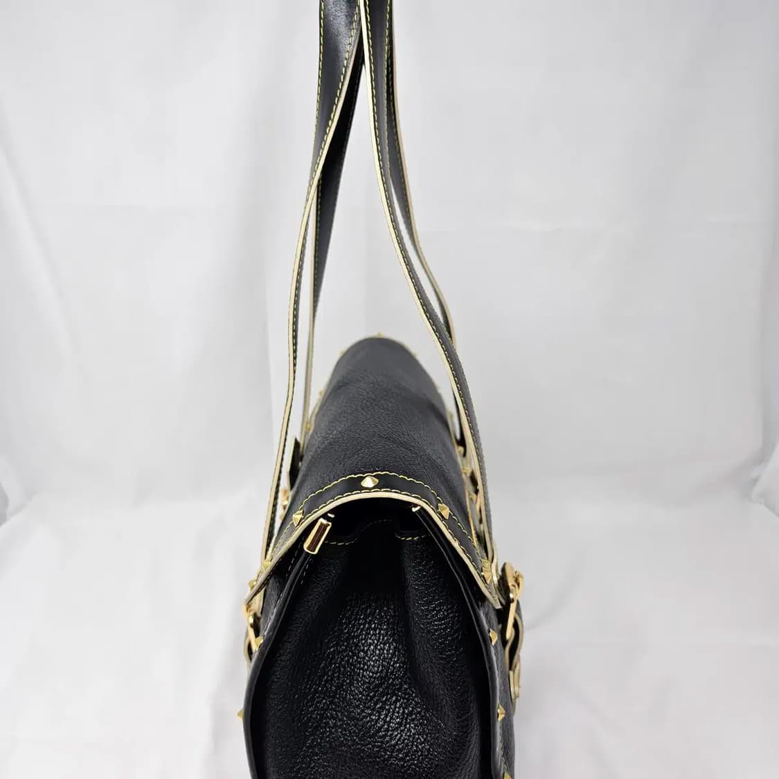 루이비통 수할리 레더 스터드 토트백 숄더백 상품이미지3