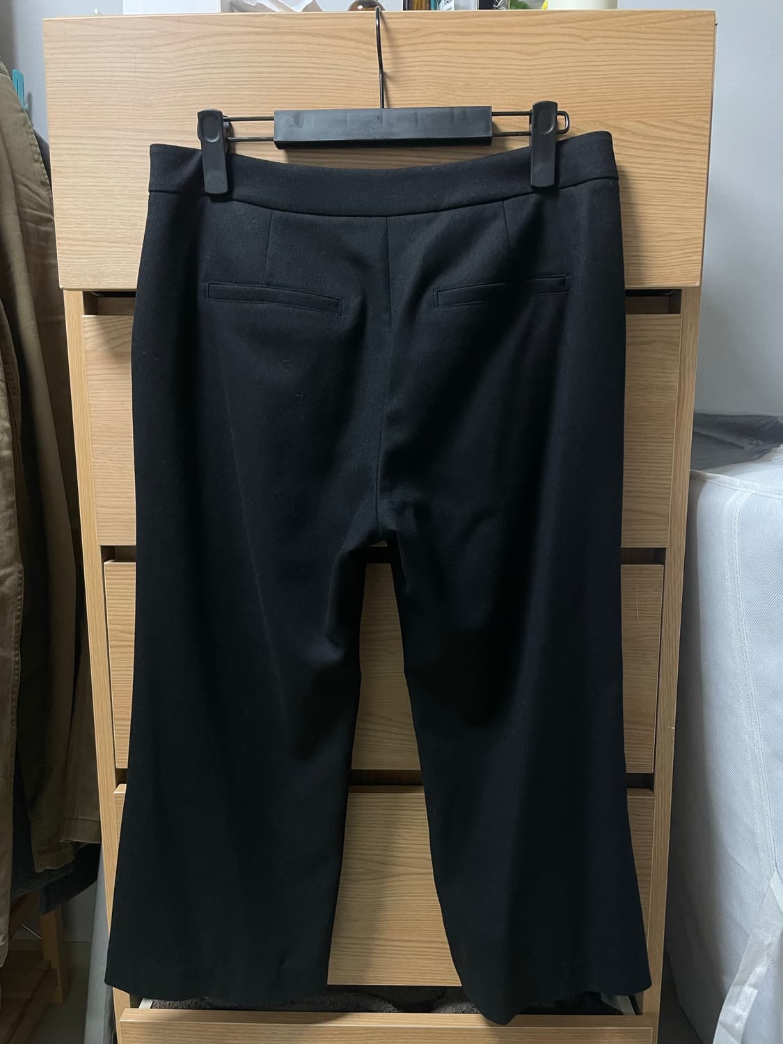 아모멘토 울 버뮤다 쇼츠 블랙 1 상품이미지4