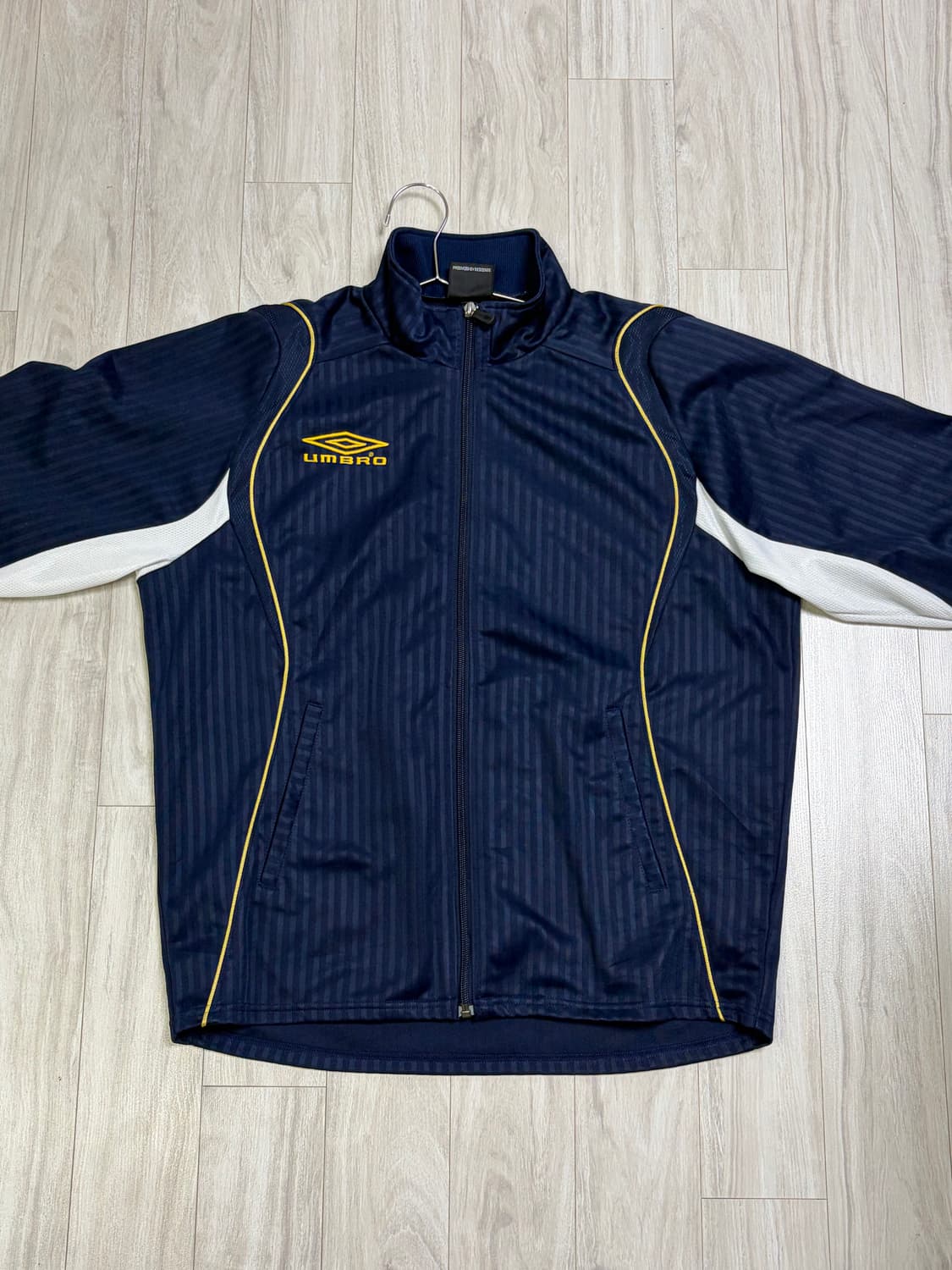 엄브로 네이비 트랙 자켓 상품이미지1