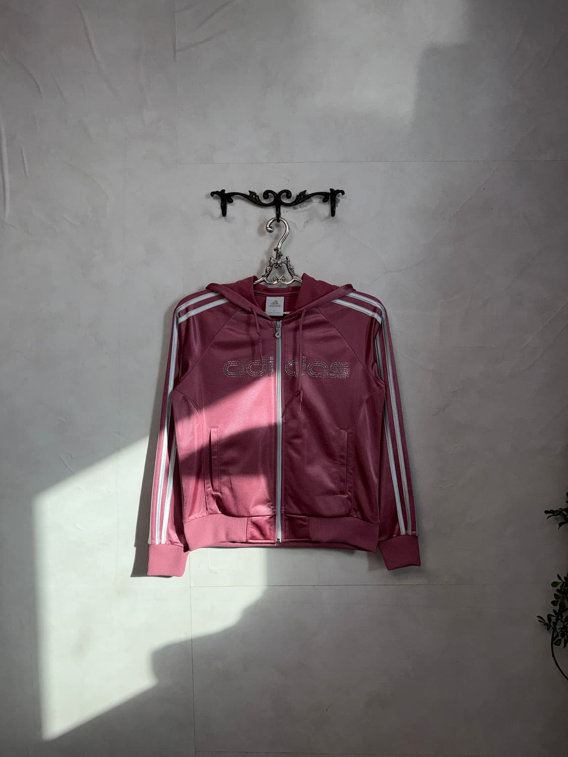 Adidas indi pink cubic logo satin 후드집업 상품이미지1