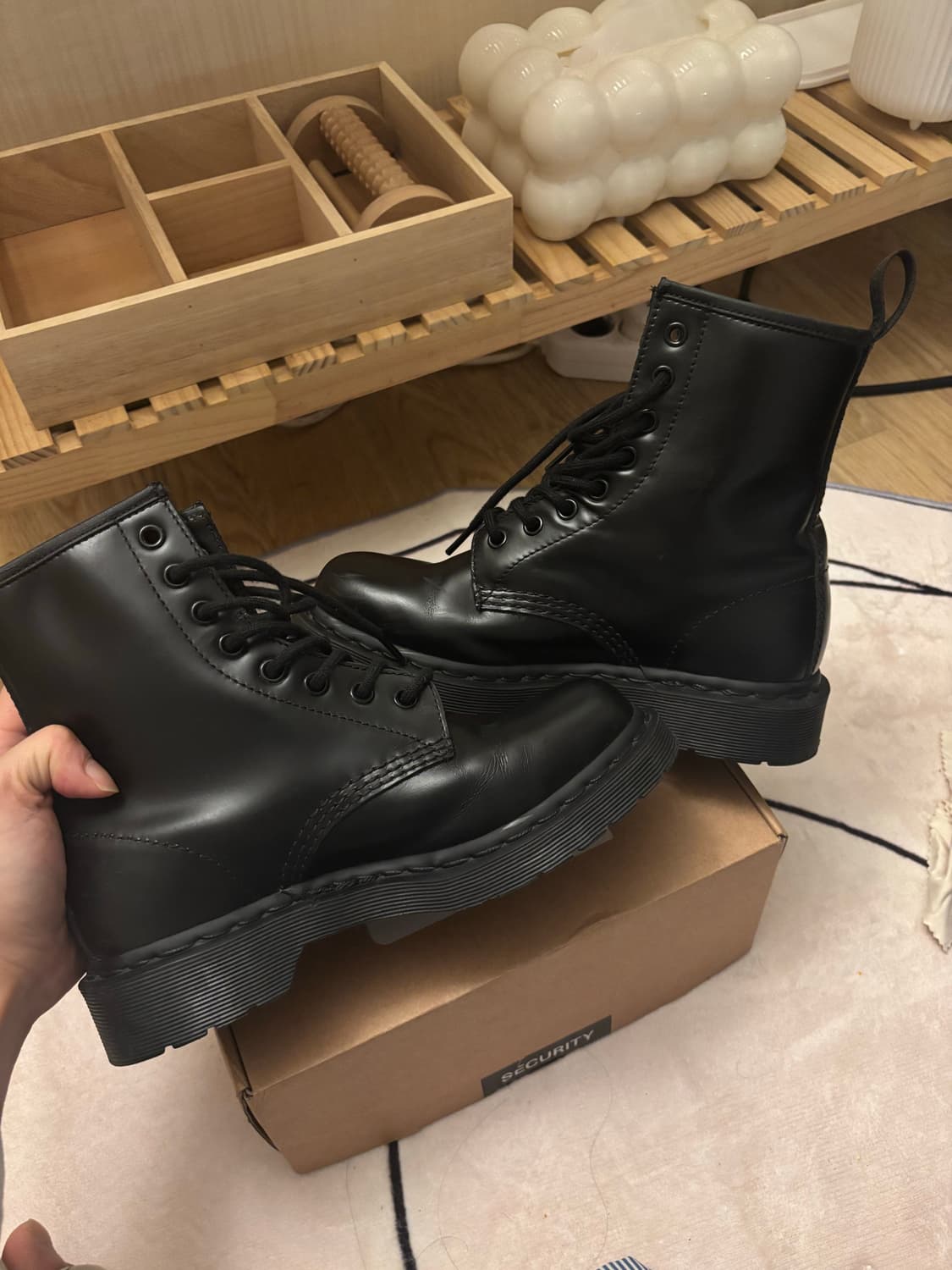 UK4/230 닥터마틴 1460 모노 8홀 (올블랙/풀박스급) 상품이미지1