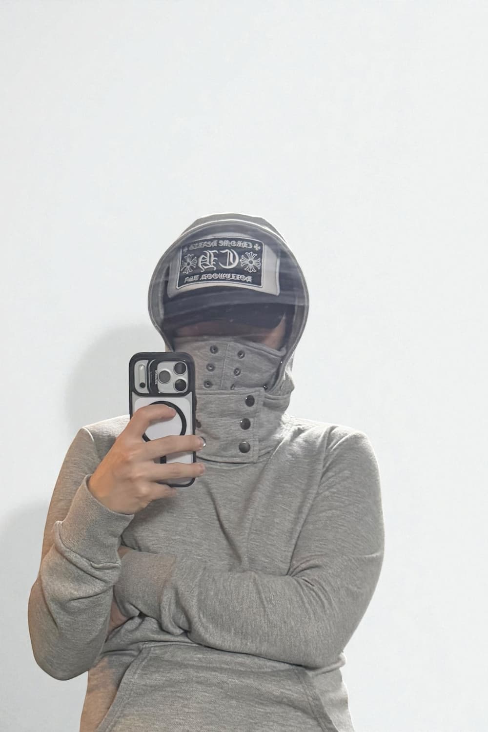 닐바렛 10FW 나이트 마스크 후드티 상품이미지2