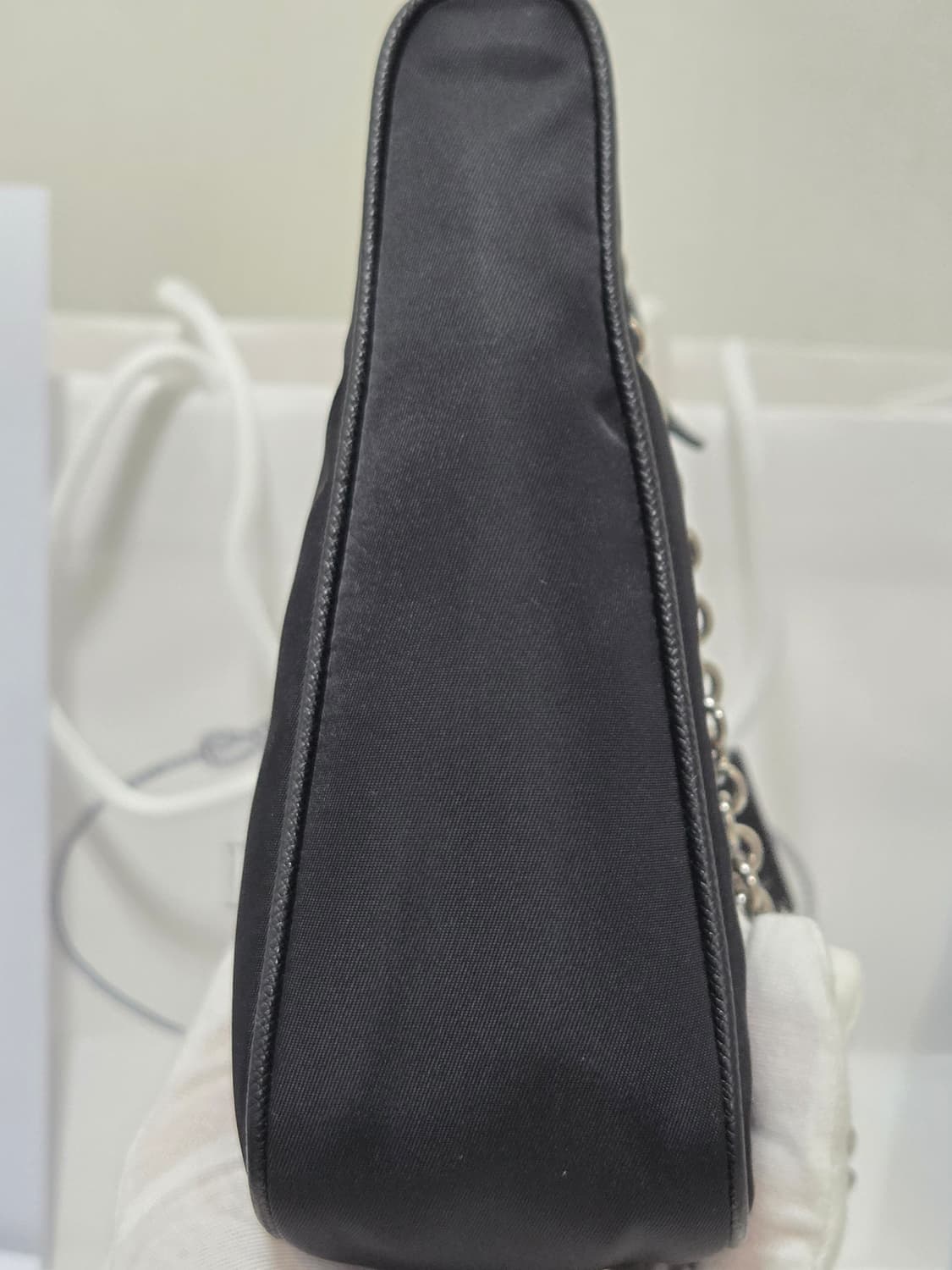 [새상품급] 프라다 리에디션 테수토 은장 체인 호보백 상품이미지7