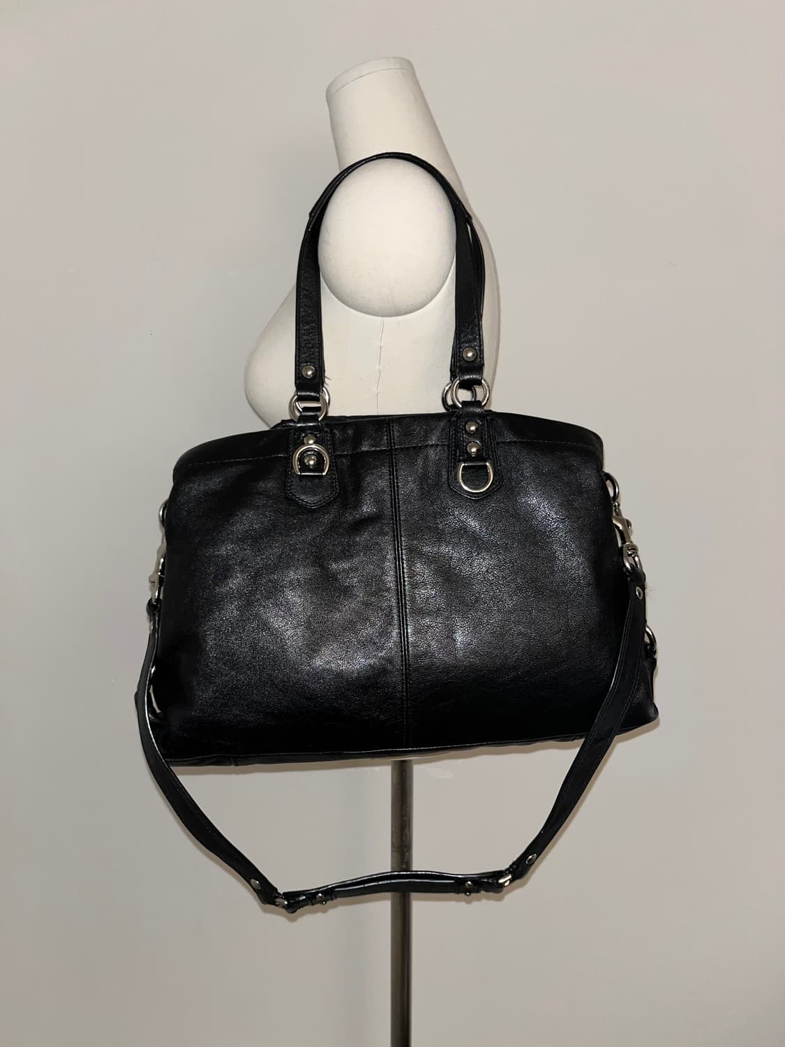 Coach All Black Shoulder bag 상품이미지5