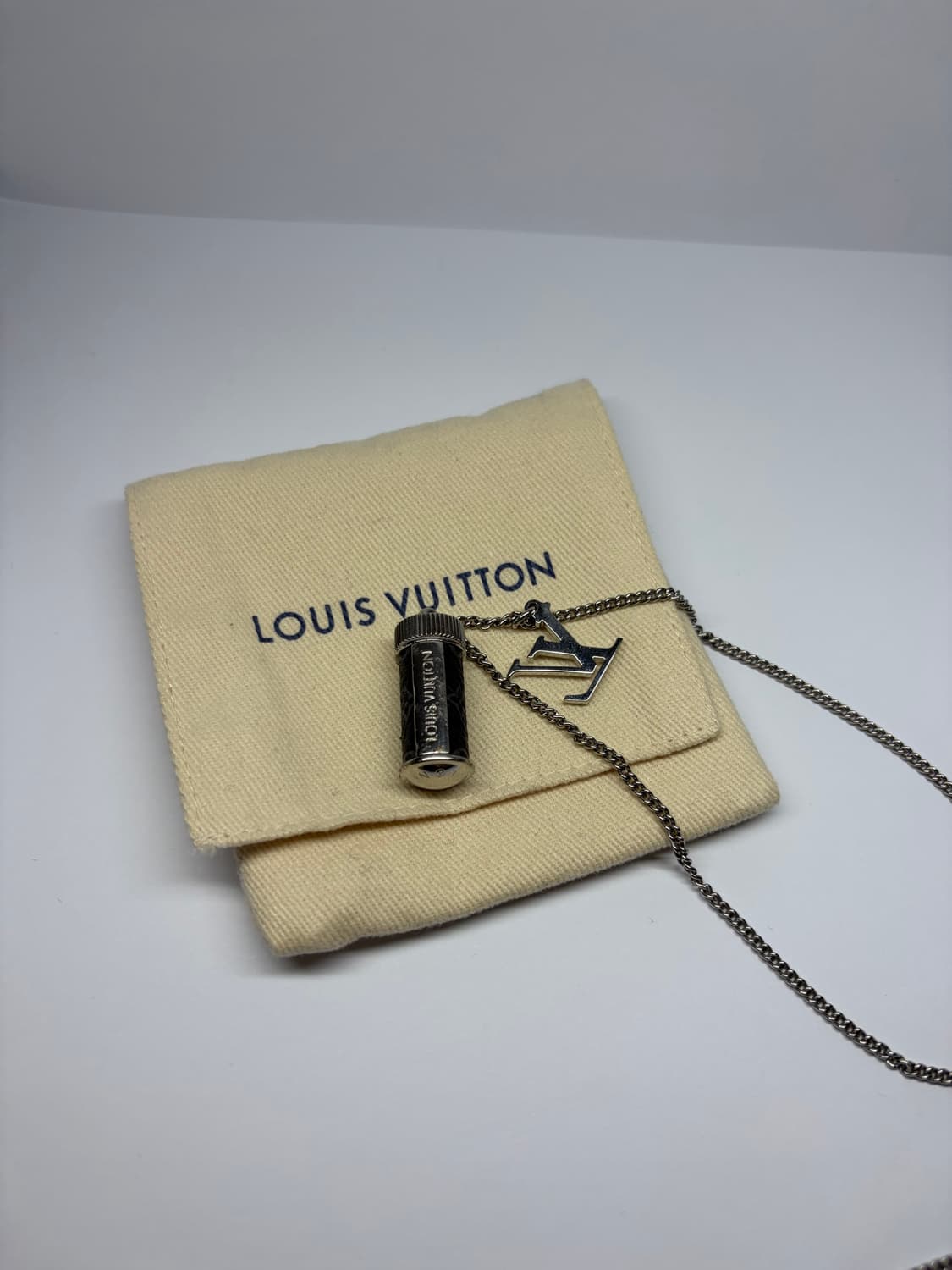 (정품) 루이비통 모노그램 이클립스 목걸이  상품이미지3
