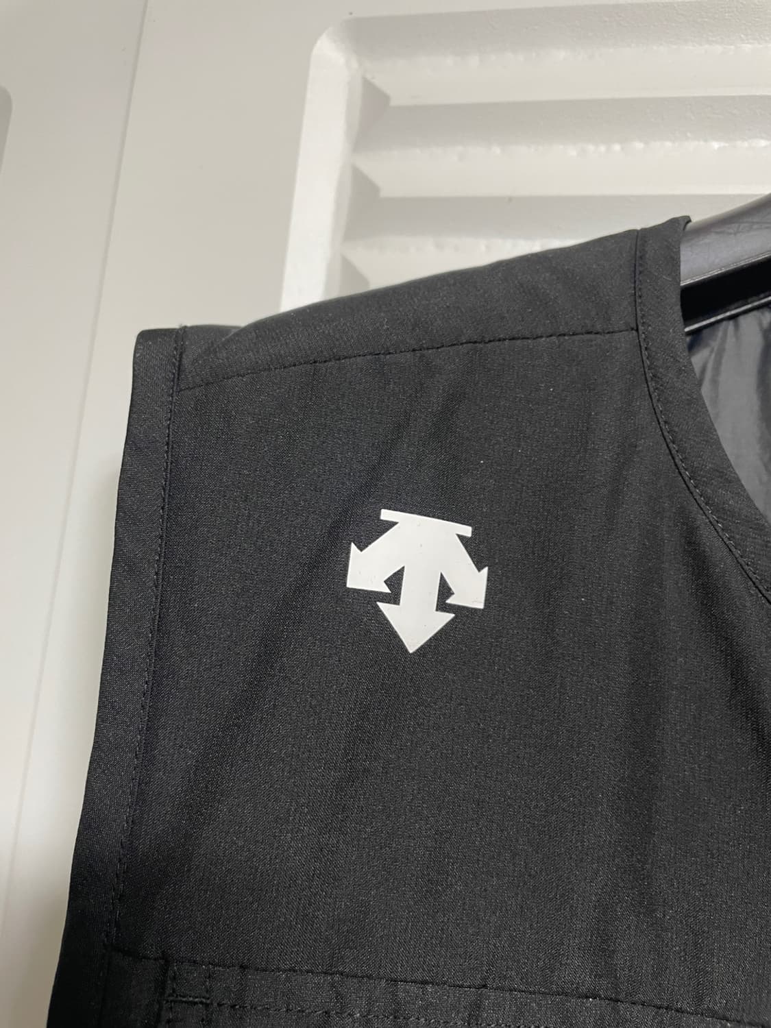 데상트 집업 조끼 상품이미지5