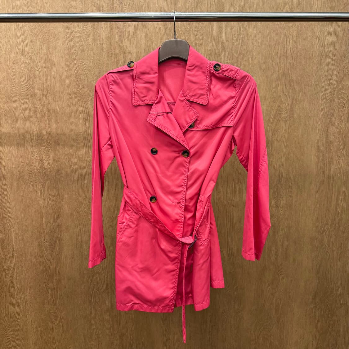 버버리 트렌치 코트 더블 브레스티드 벨트 스트랩 디테일 슬림핏 핑크 상품이미지2