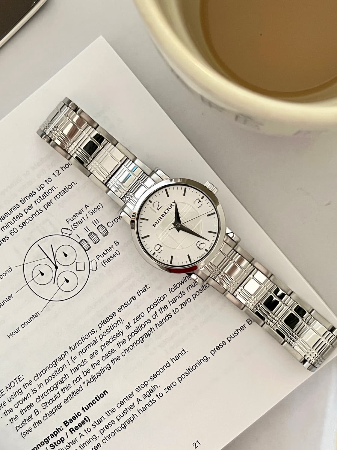 BURERRY  헤리티지 노바 체크 버버리 메탈 시계 상품이미지5