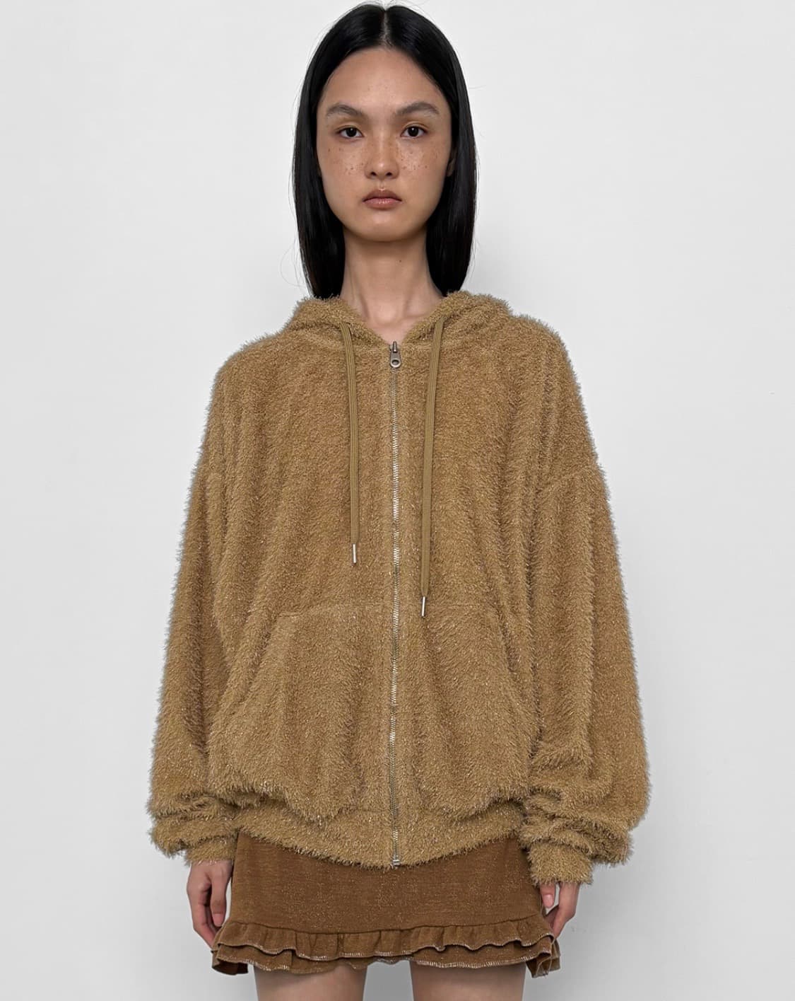 폴리수엠 GLITTER FURRY ZIP-UP HOODIE, CAMEL 상품이미지1