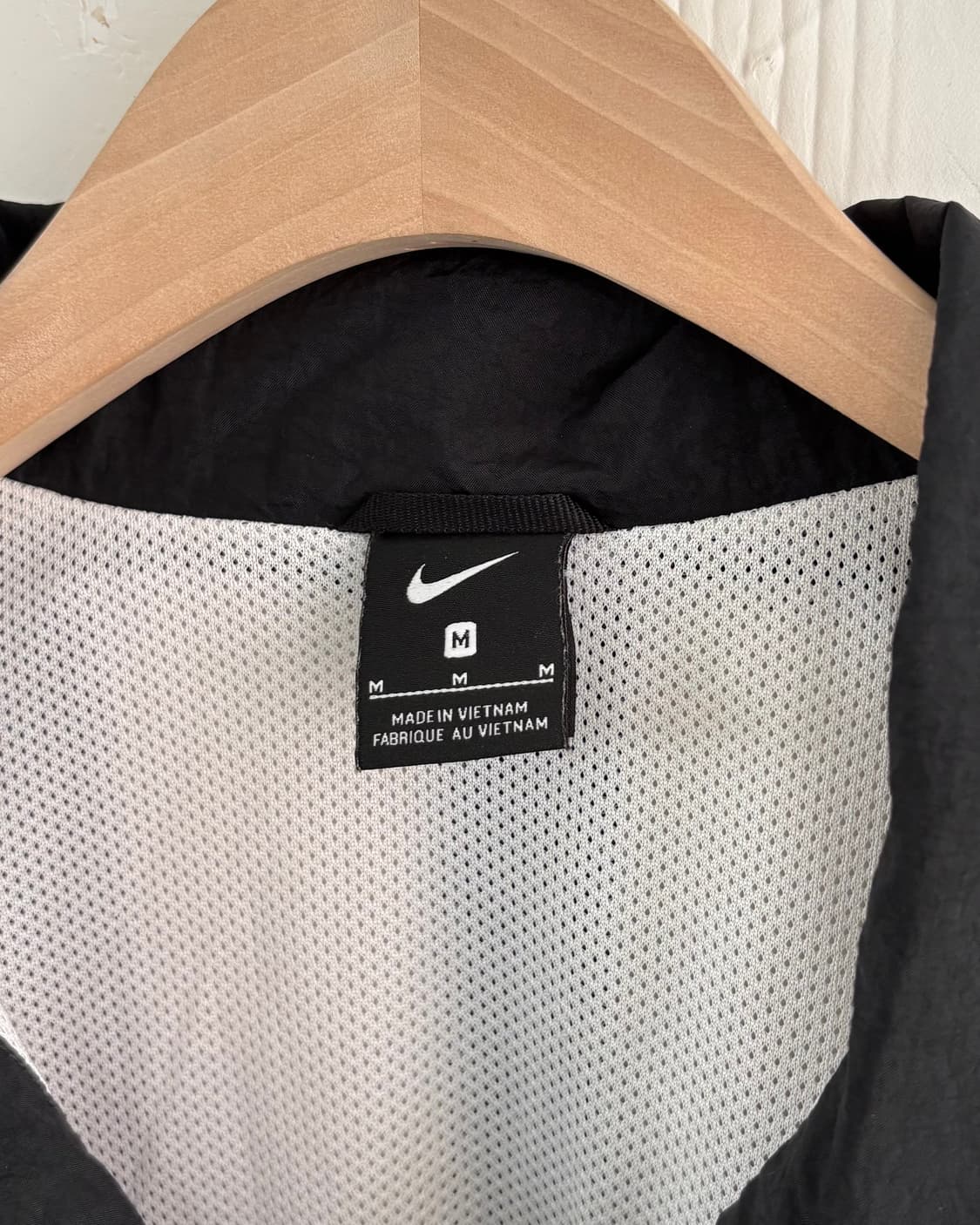 Nike 나이키 블랙컬러 로고 백프린팅 바람막이 자켓 상품이미지6