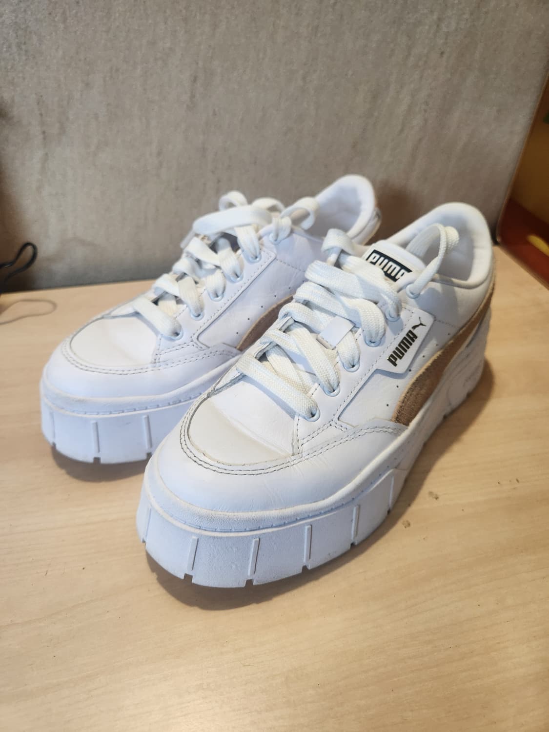 “[PUMA ] 퓨마 플랫폼 스니커즈 화이트베이지 24cm (컨디션  상품이미지1