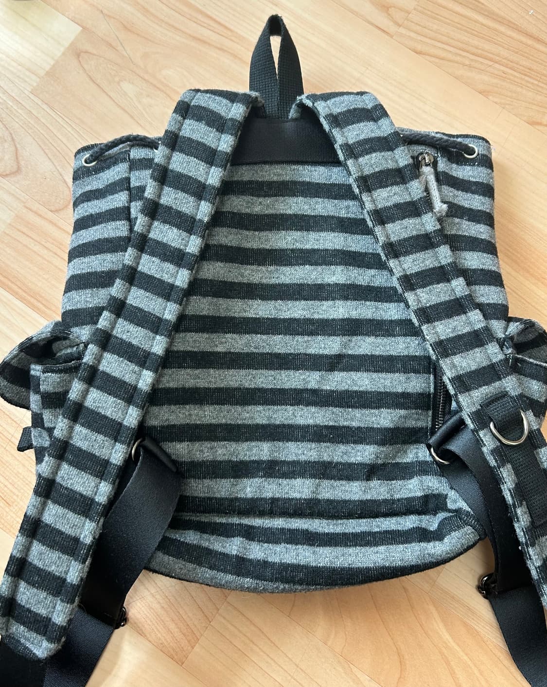 텐스댄스 파히섬 울 스트라이프 백팩 블랙 상품이미지4