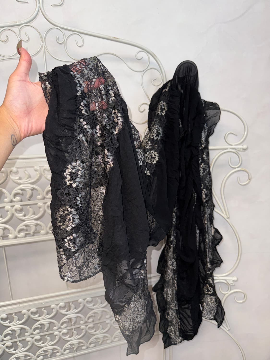Black & white floral lace chiffon scarf 상품이미지3
