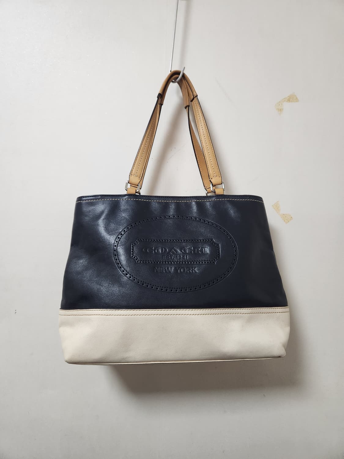 코치 숄더백 상품이미지1