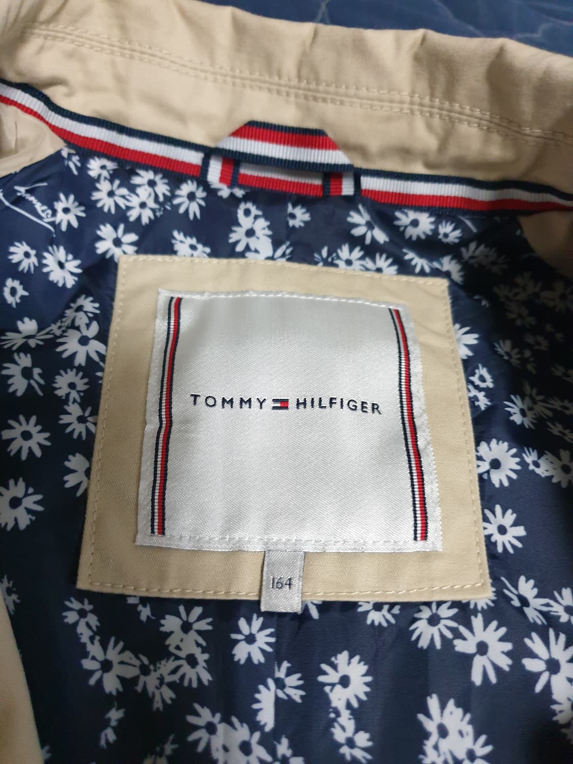 타미힐피거 우먼 트렌치 미디코트 베이지 (S) 상품이미지4