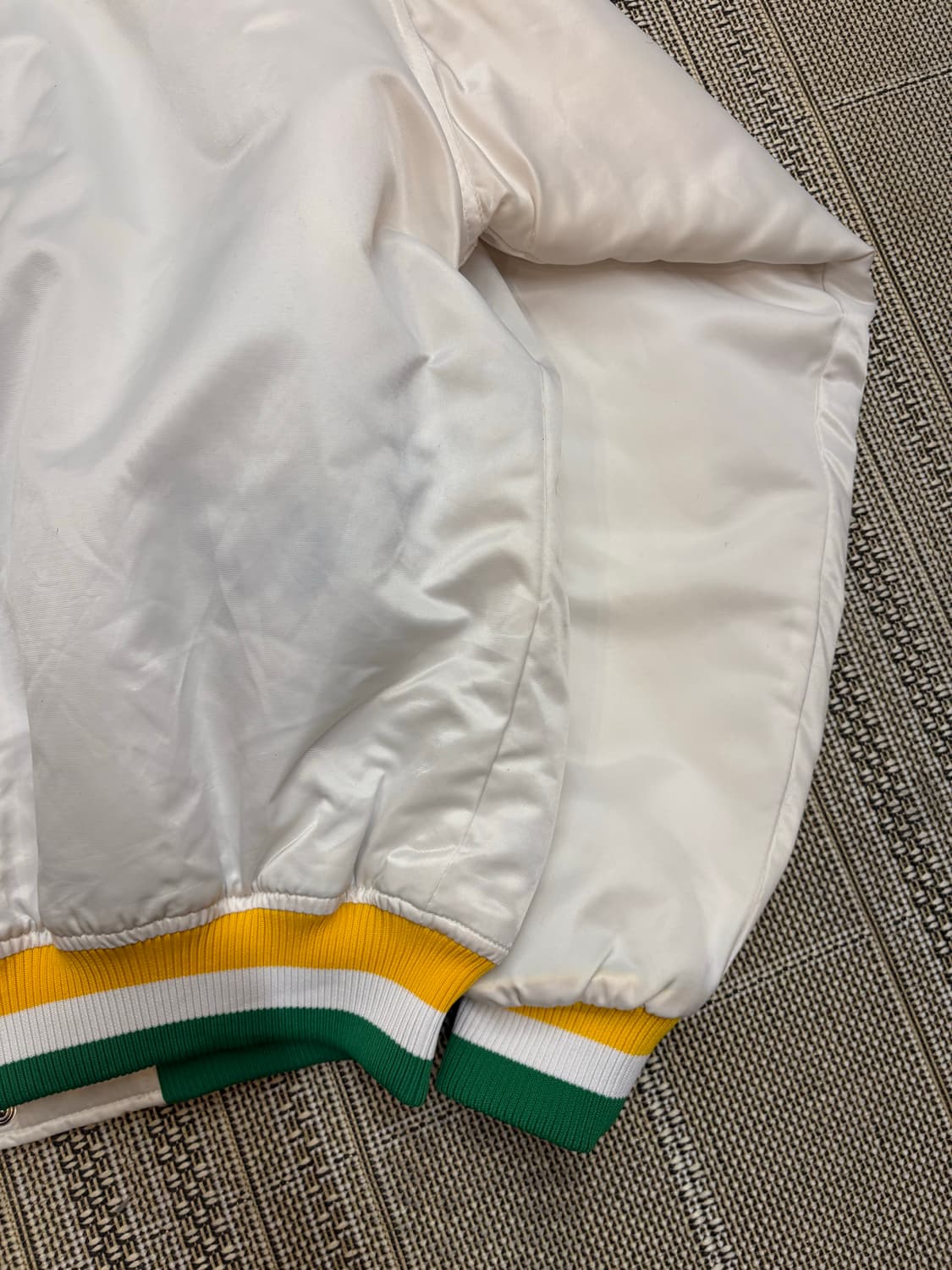 마제스틱 하드우드 클래식 보스턴 셀틱스 사틴 스타디움 자켓 상품이미지8