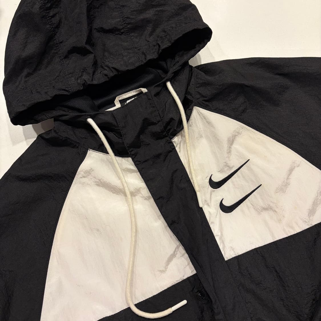 [L] 나이키 더블스우시 블랙 바람막이 후드 집업 C188 상품이미지3