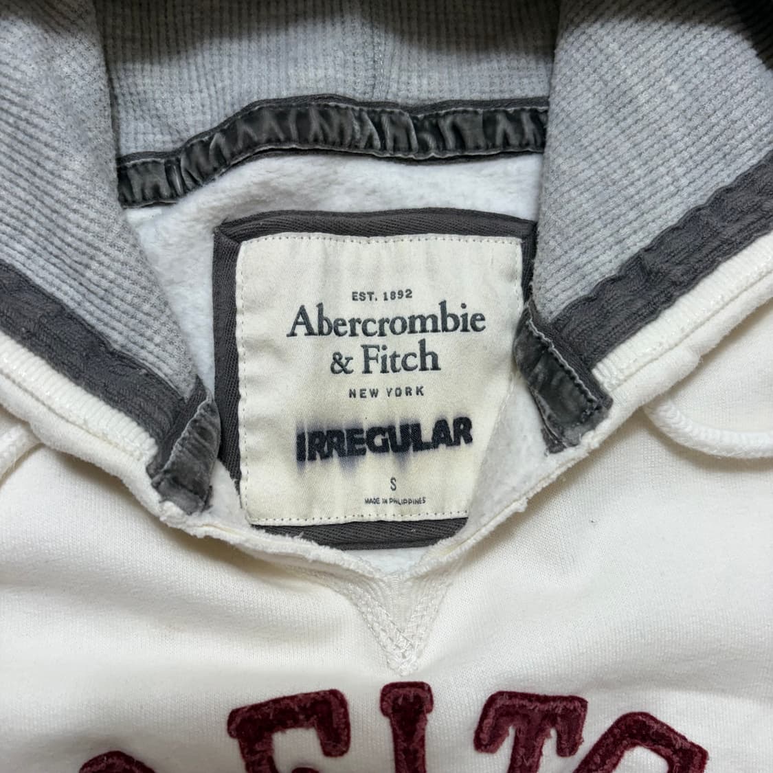 A&F 아베크롬비 화이트 아치로고 패치 기모 후드티(S) 상품이미지4