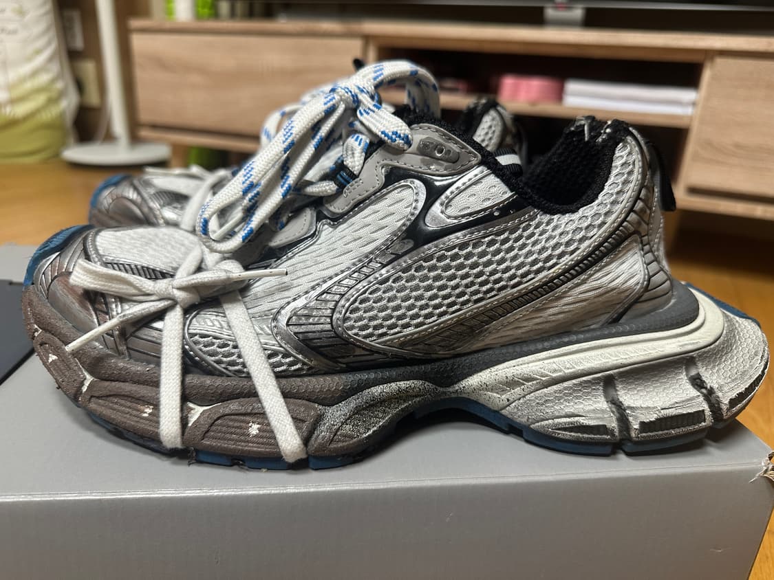 발렌시아가 3xl 블루 원아웃 41사이즈 팝니다. 상품이미지2