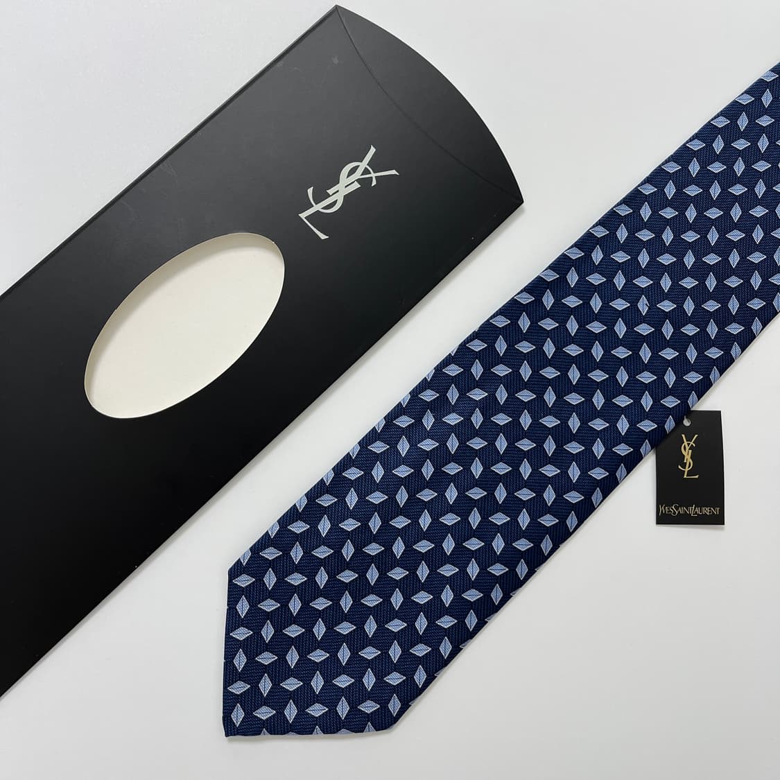 새상품 생로랑 입생로랑 넥타이 9.3cm 네이비 컬러 상품이미지2