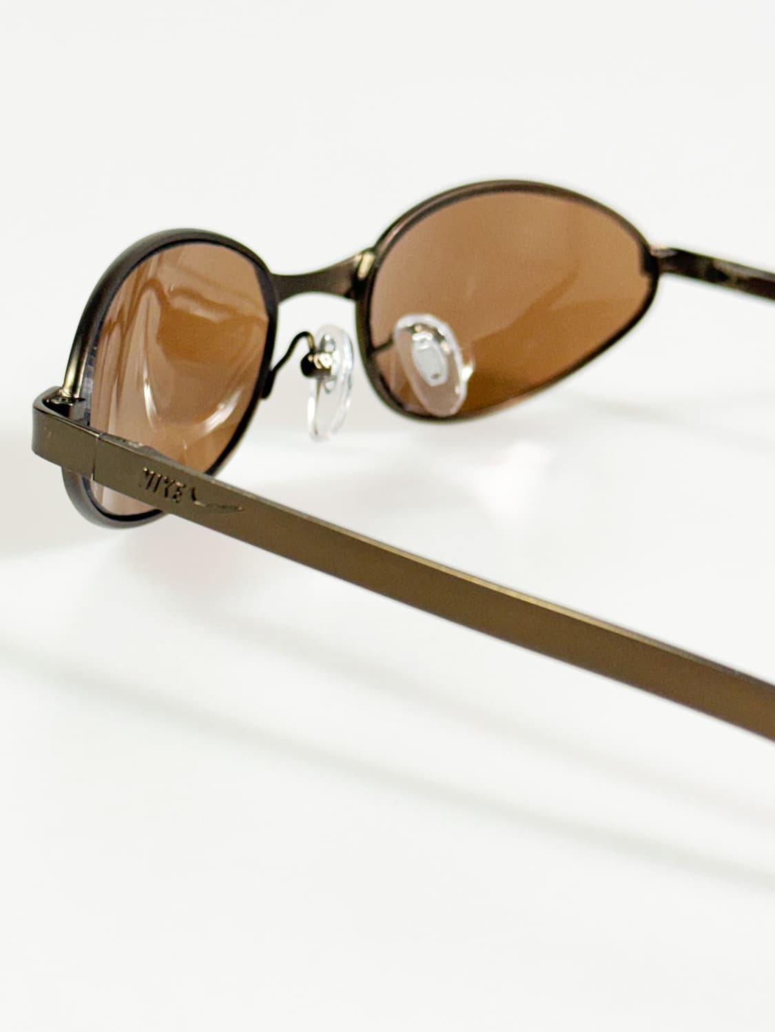 NIKE 브론드 메탈 슬림 오벌 빈티지 틴트 선글라스 상품이미지4