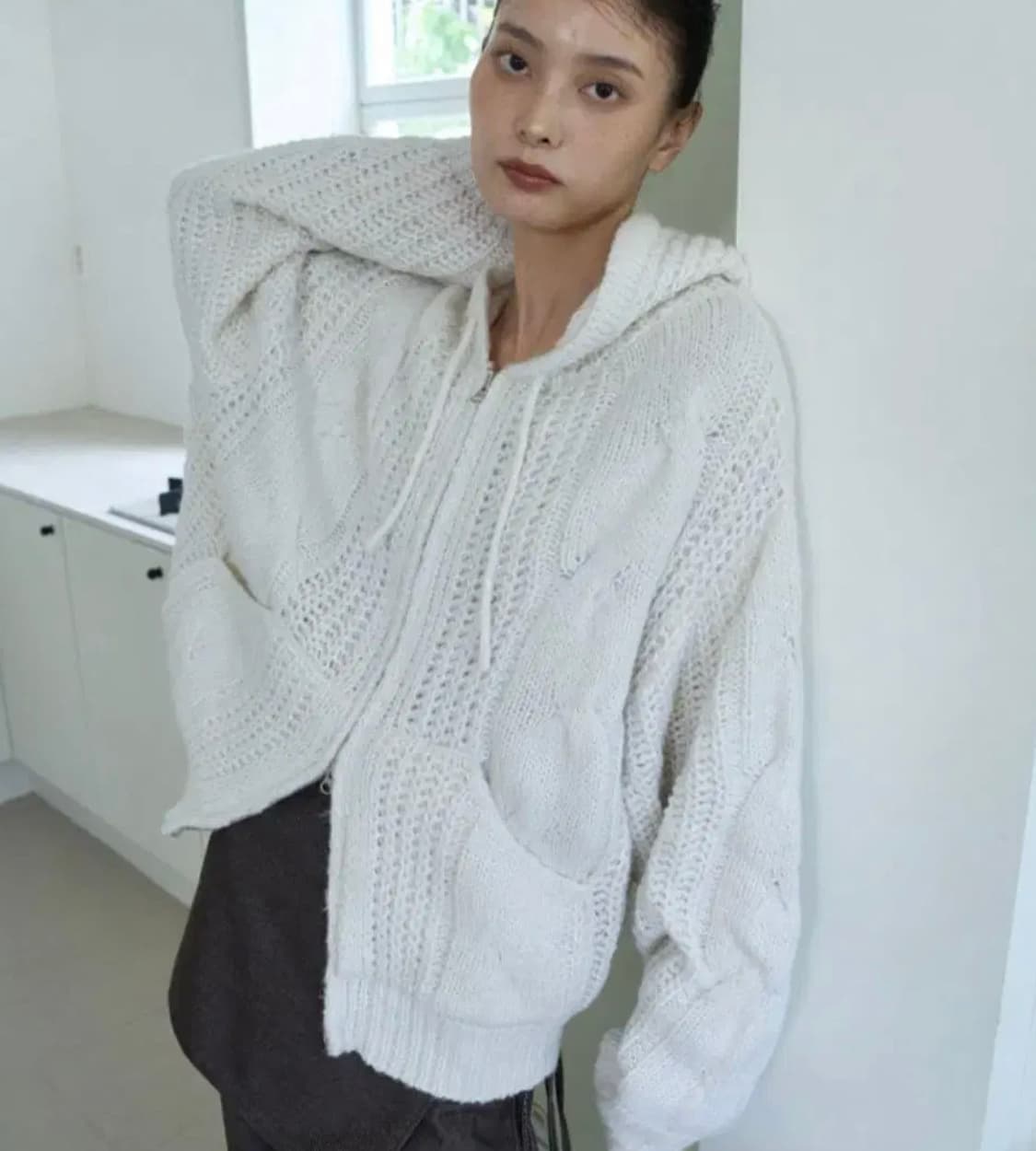 어윗 케이블 니트 후드 집업 아이보리 상품이미지1