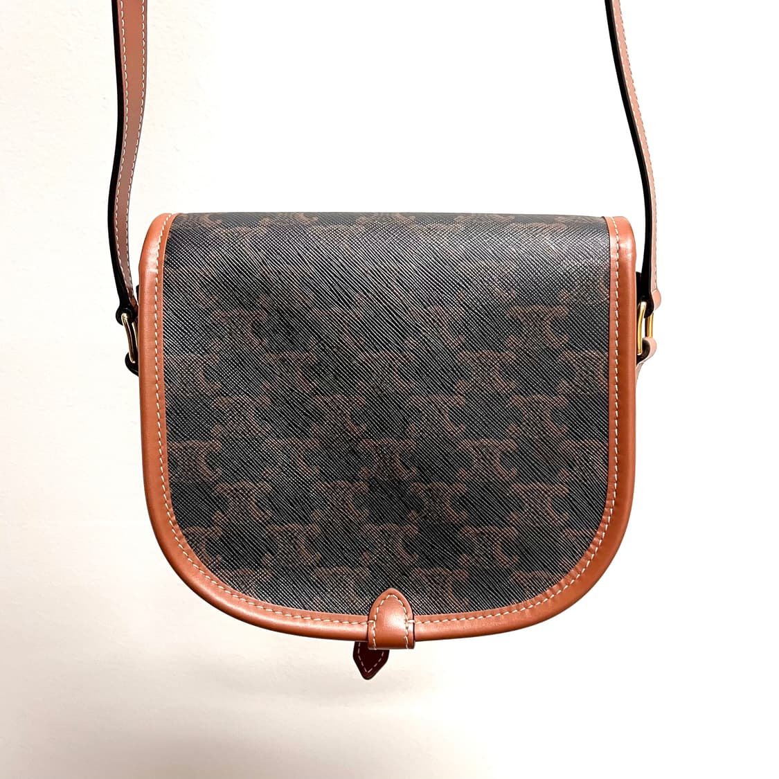 [미사용 새상품] 셀린느 트리옹프 폴코백 미디움 크로스백 가방 상품이미지2