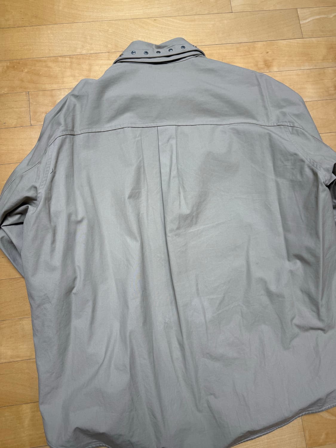 네버포겟 스터드 셔츠 베이지 2size 상품이미지4