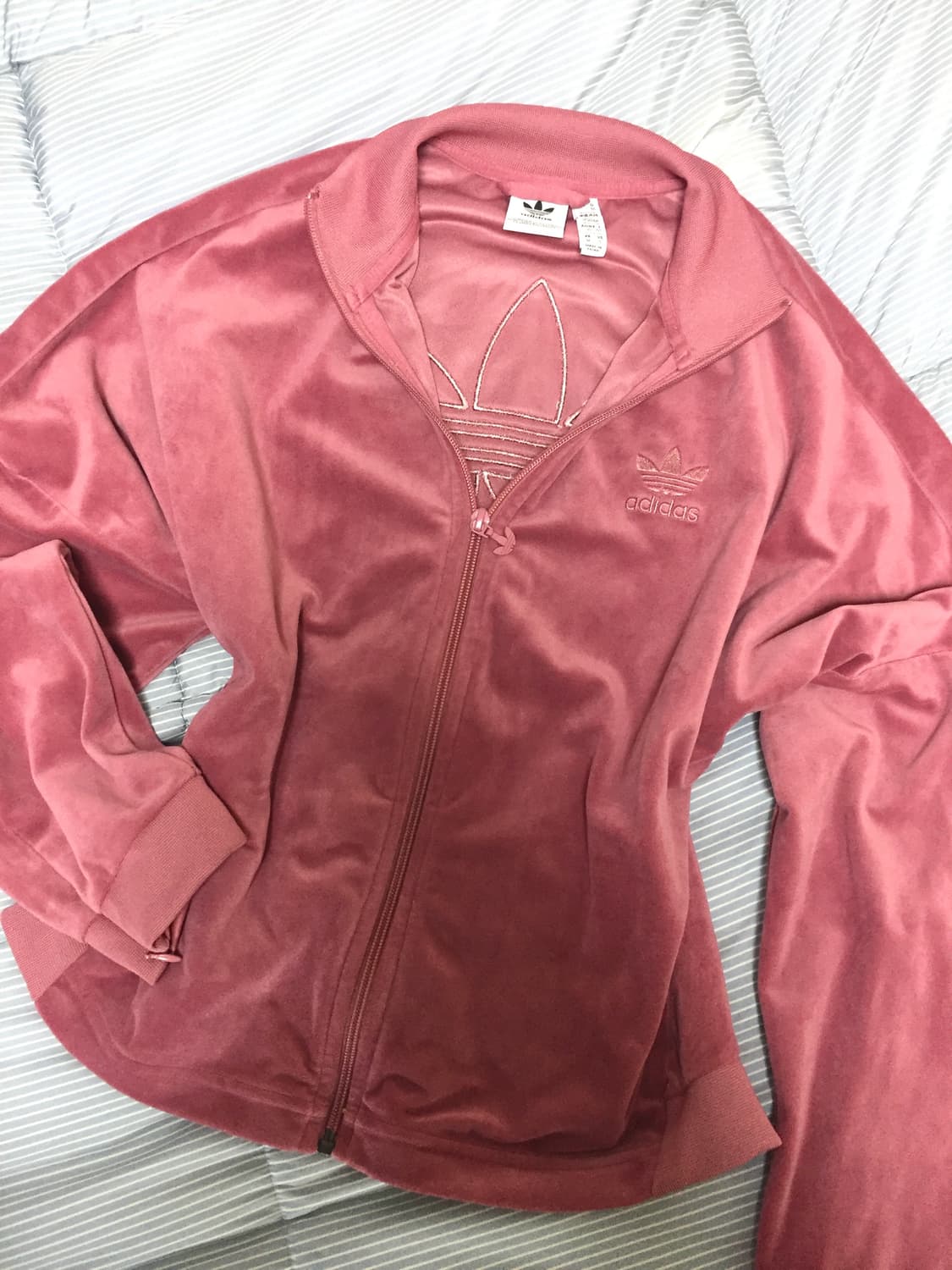 아디다스 레드벨벳 희귀져지 M 상품이미지1