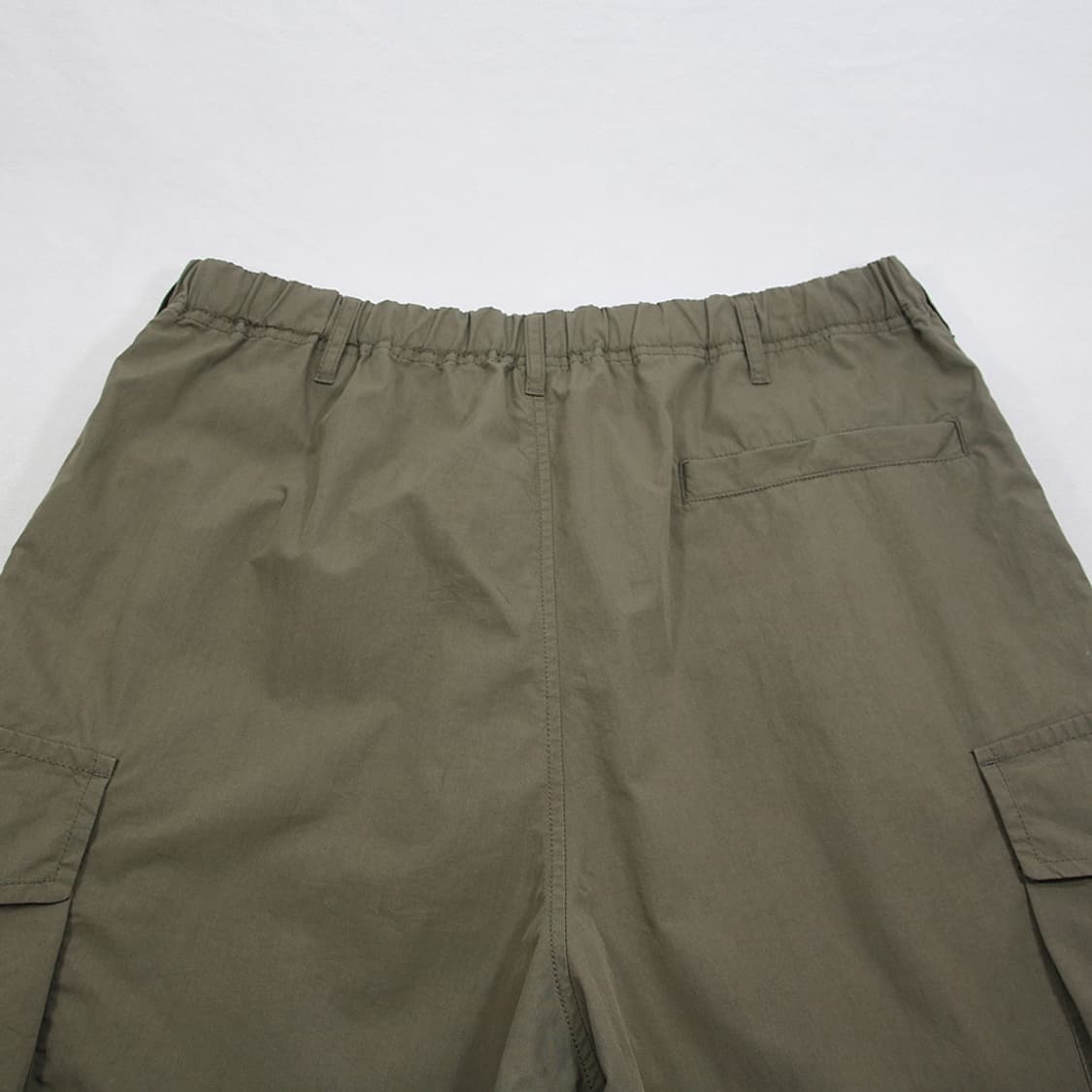 (착용컷) 유니클로 와이드 밴딩 카고 팬츠 (남성용 XL) 상품이미지8