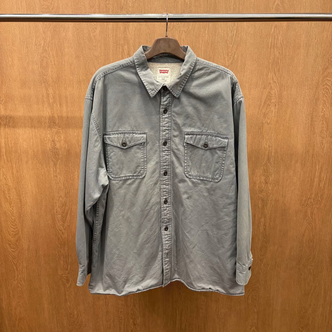 리바이스 셔츠 자켓 쉐르파 안감 플랩 포켓 디테일 레귤러핏 그레이 상품이미지2
