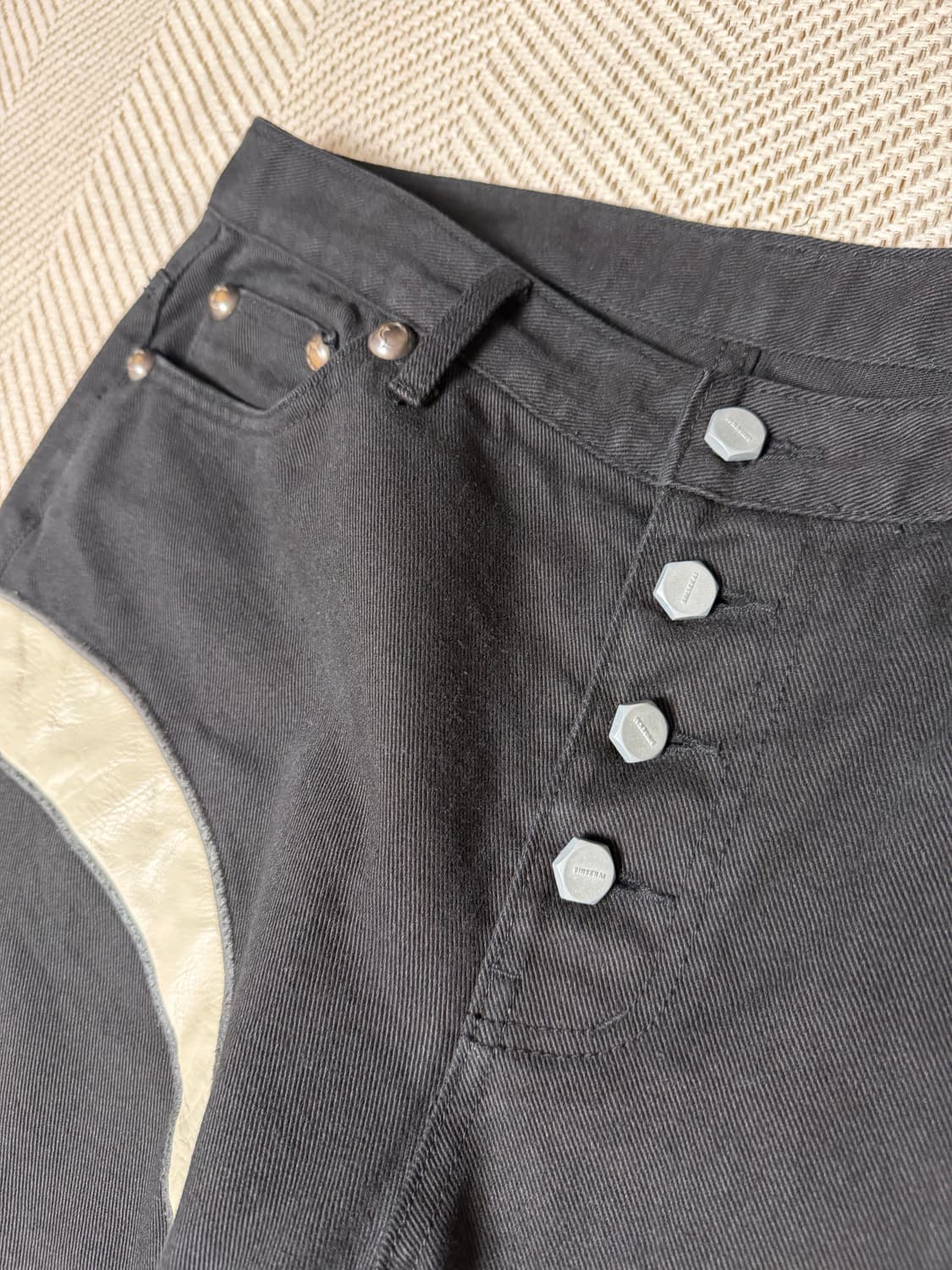 [교신가능] 떠그클럽 TC 레더 워싱 데님 팬츠 블랙 상품이미지3