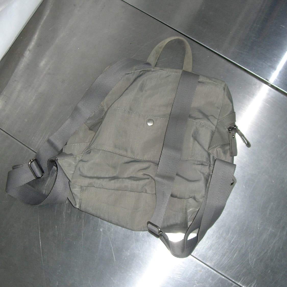 엘르 그레이 나일론 백팩 상품이미지5