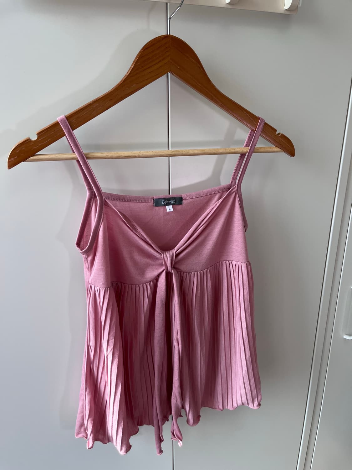 Beloved 리본 꼬임 핑크 플리츠 슬리브리스 상품이미지5