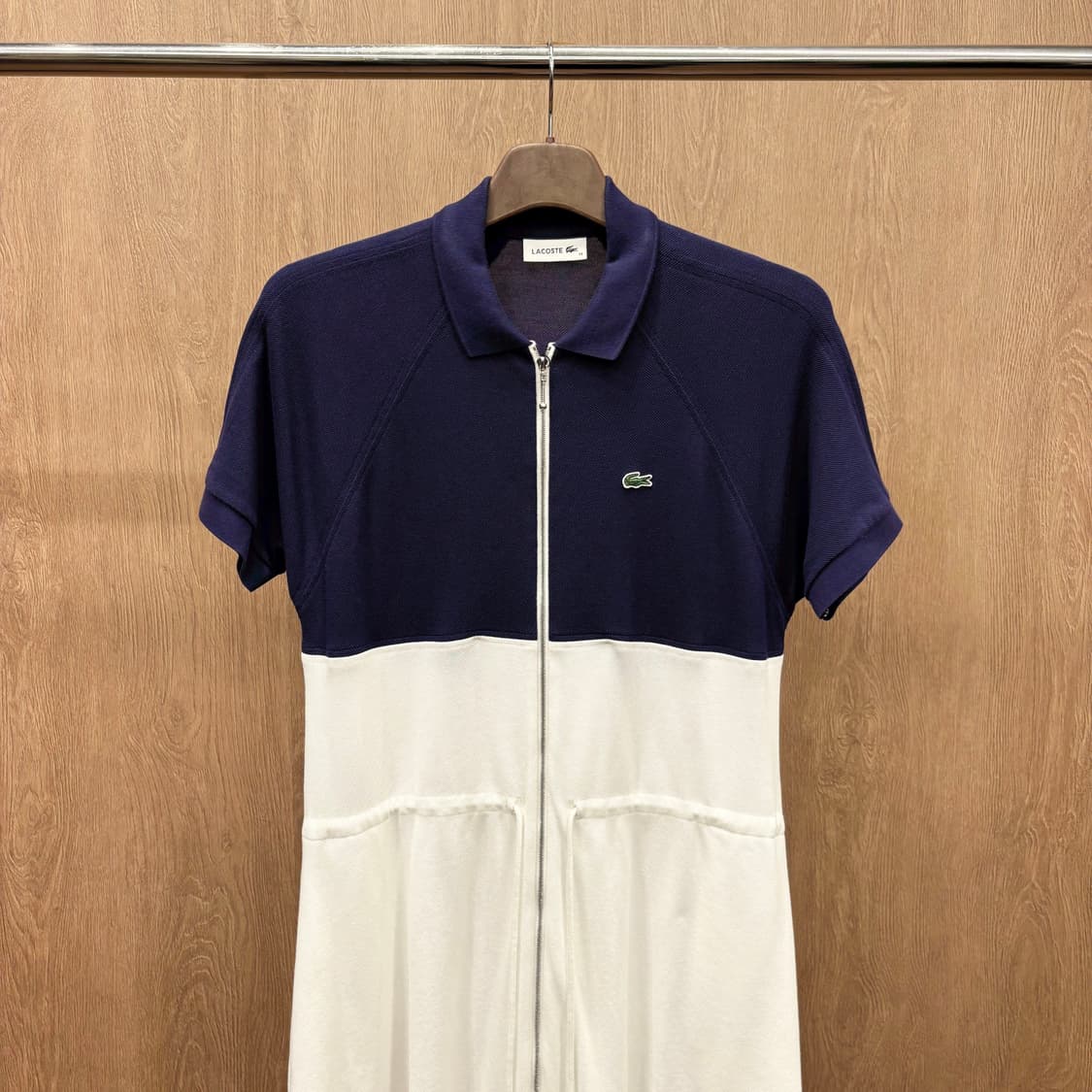 라코스테 배색 집업 카라 원피스 허리 스트링 로고 디테일 네이비 화이트 상품이미지4