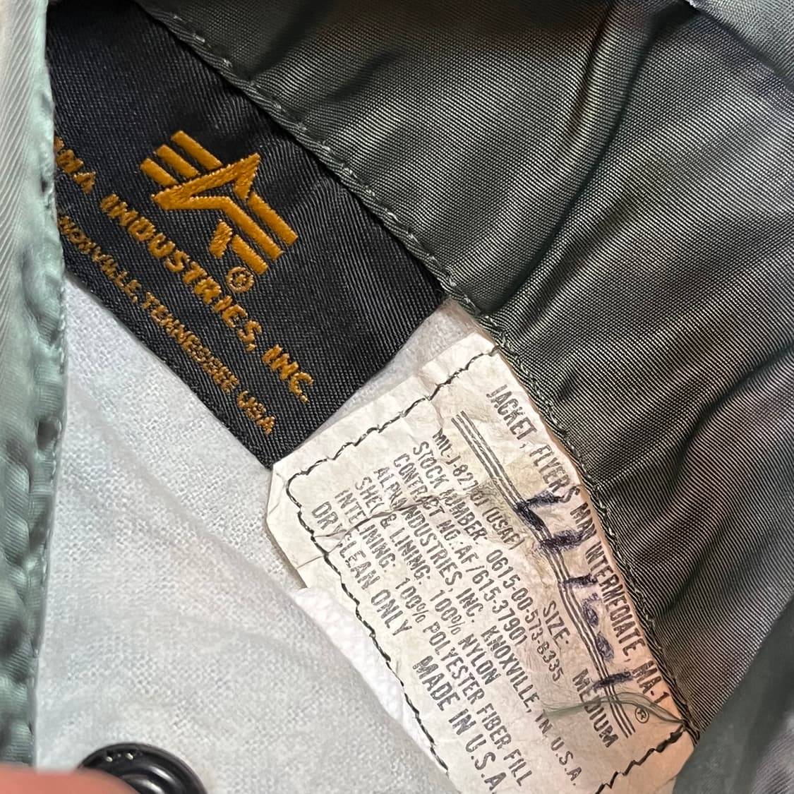 알파 인더스트리 MA-1 항공점퍼 상품이미지3