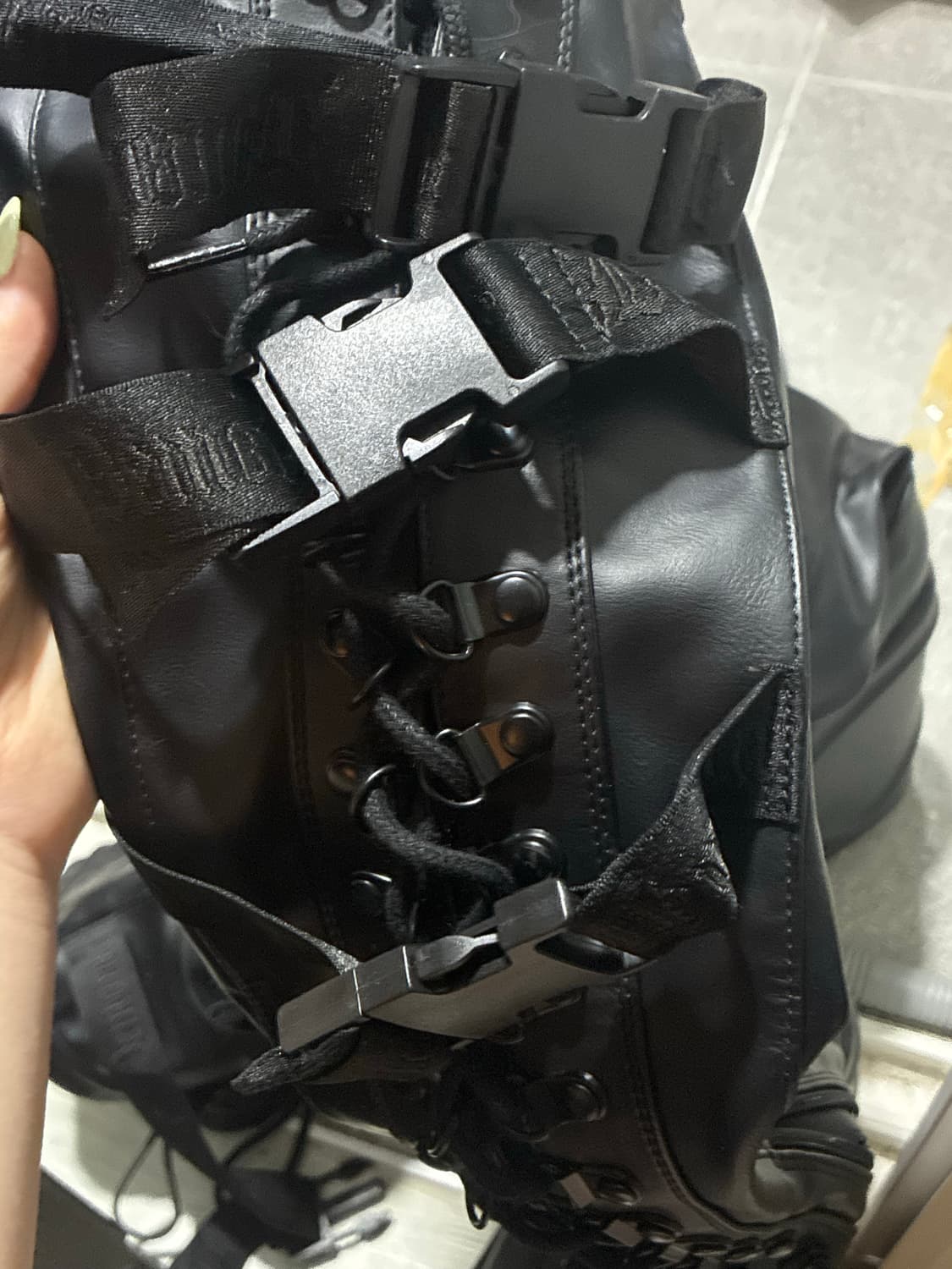 DEMONIA 데모니아 웨이브315 블랙클래식 스냅버클 스트랩피 타이하이 상품이미지2