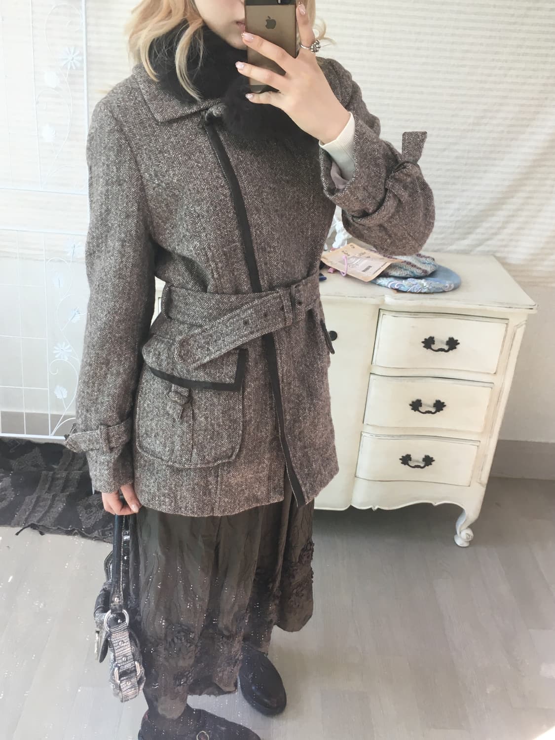  brown herringbone furcollar belted coat 상품이미지3
