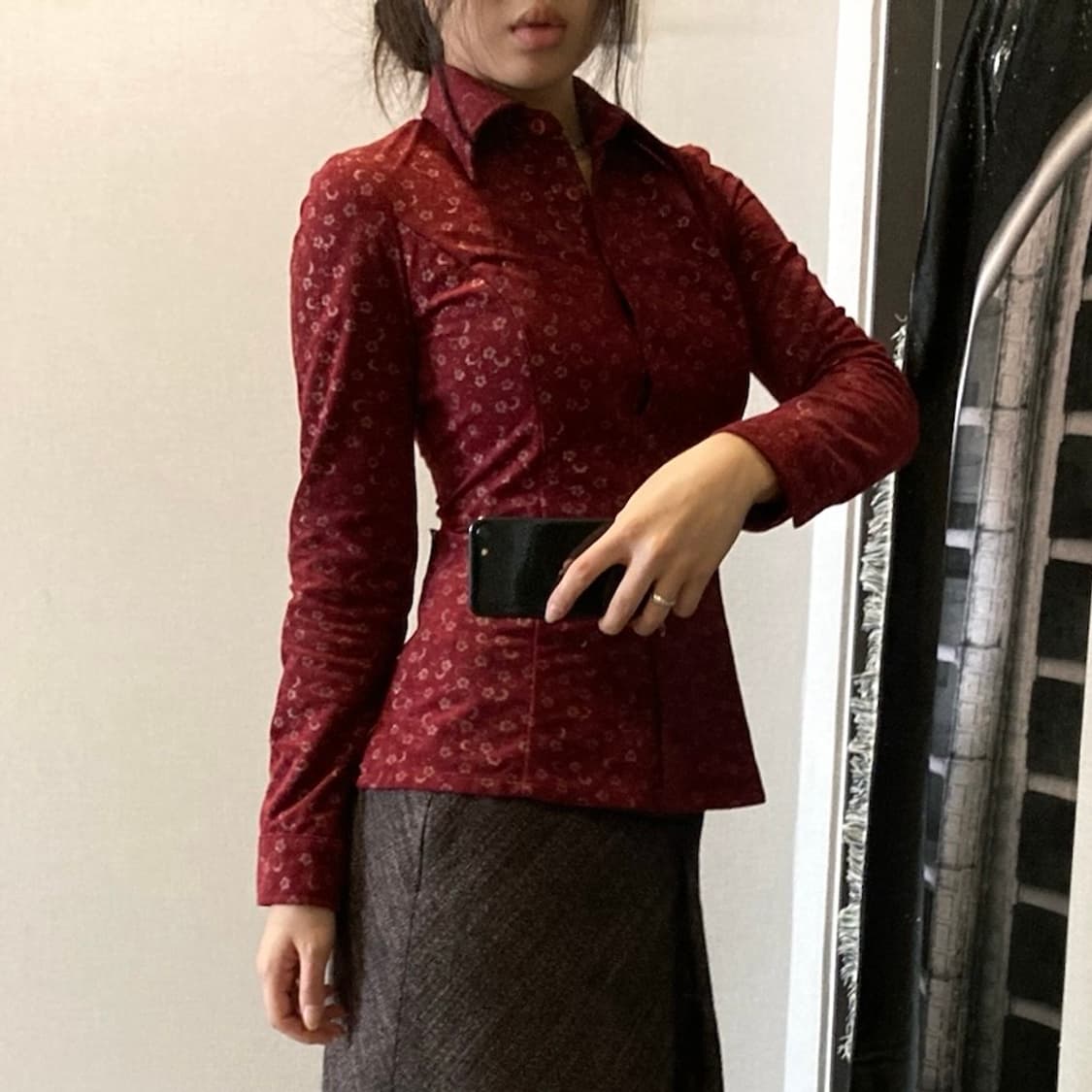 스웨이드 플라워 슬림핏 긴팔 셔츠 상품이미지1