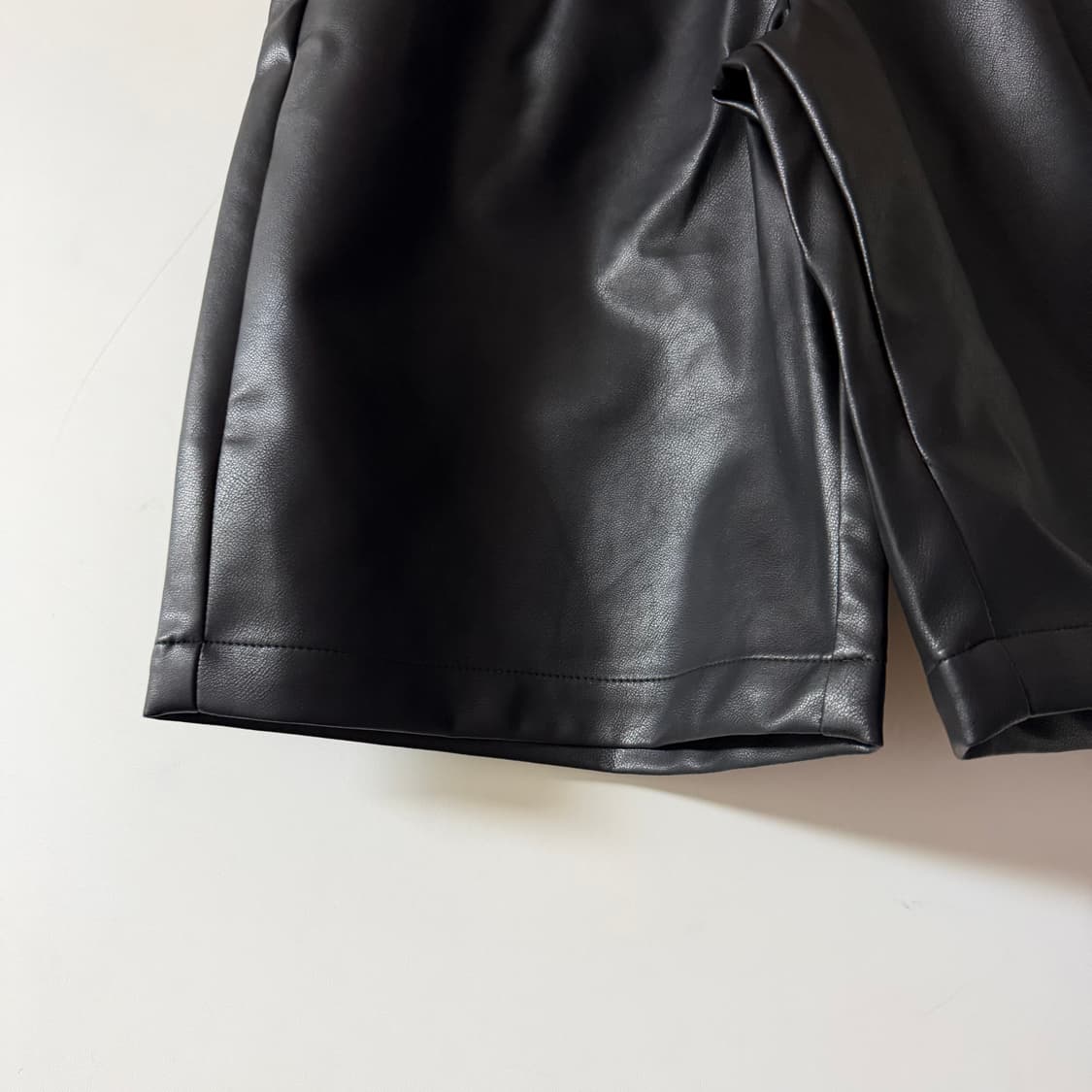 새상품 여자 가죽 버뮤다 팬츠 상품이미지2