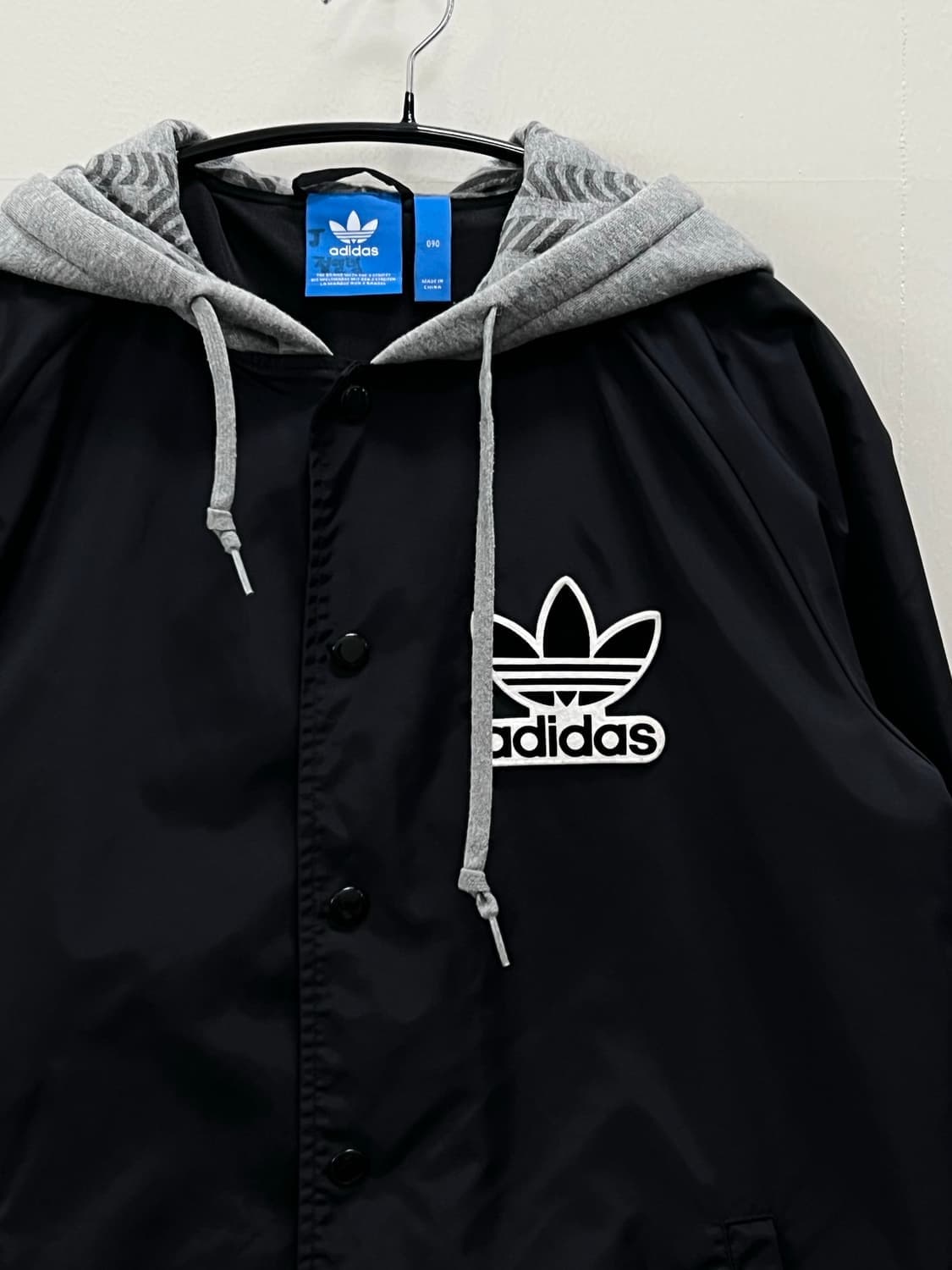 (90) 아디다스 뉴욕 윈드브레이커 후드 코치자켓 블랙 상품이미지3
