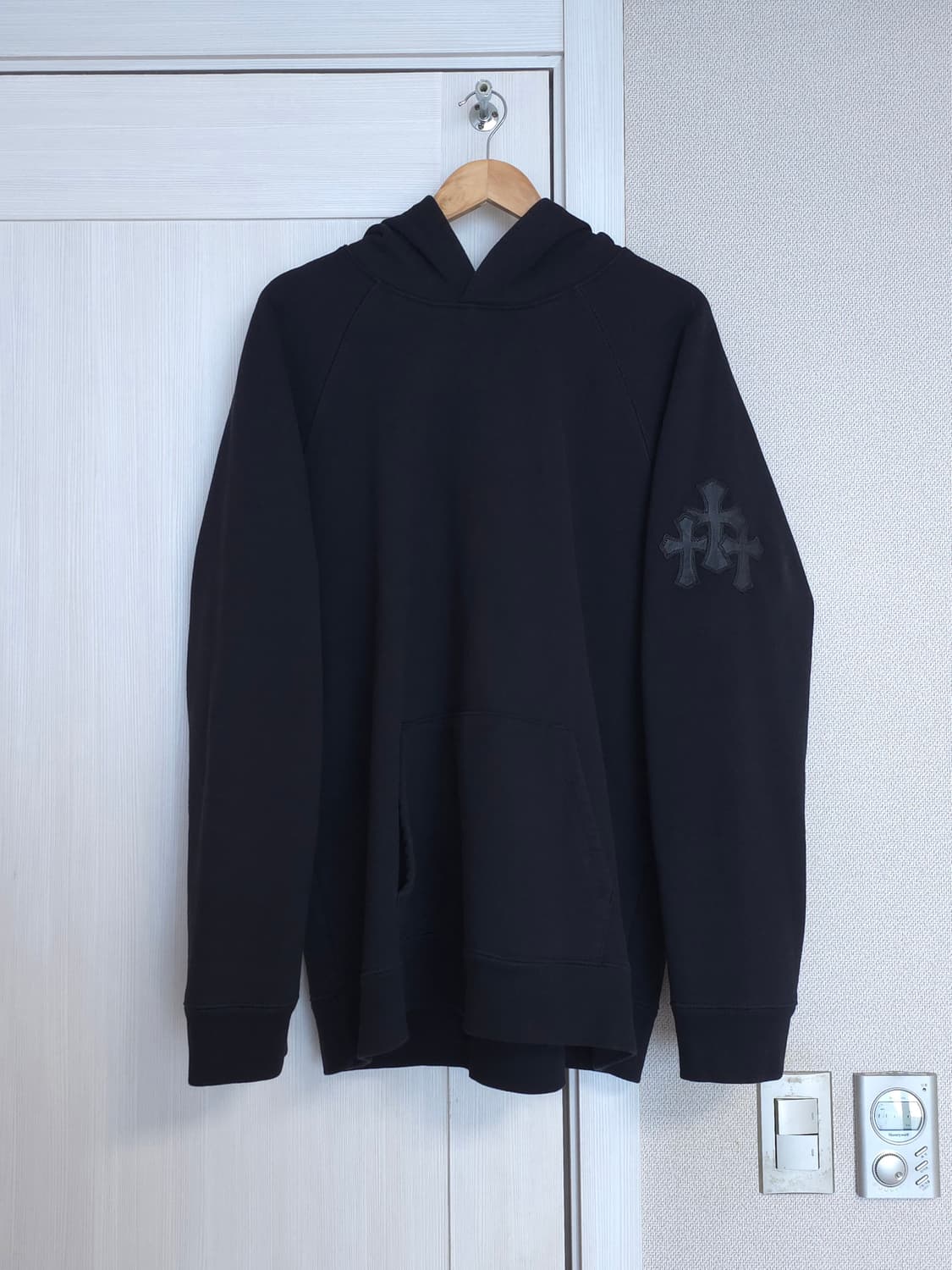 [XXL] 크롬하츠 레더패치 페이퍼잼 후드 블랙 상품이미지2