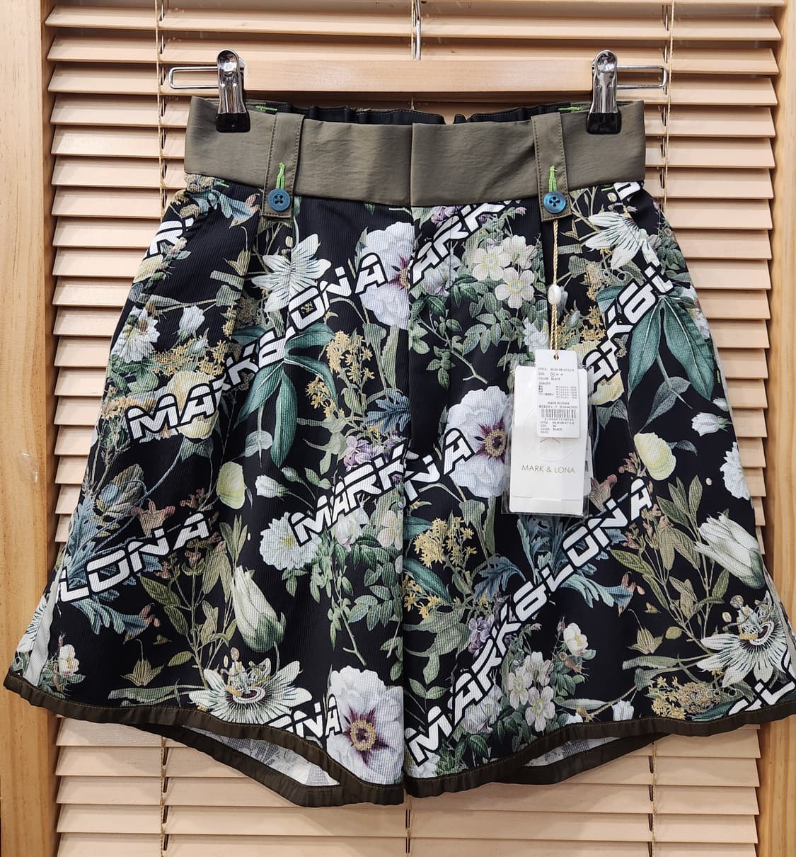(새상품)마크앤로나 Flant Culotte 골프반바지 치마바지 상품이미지7