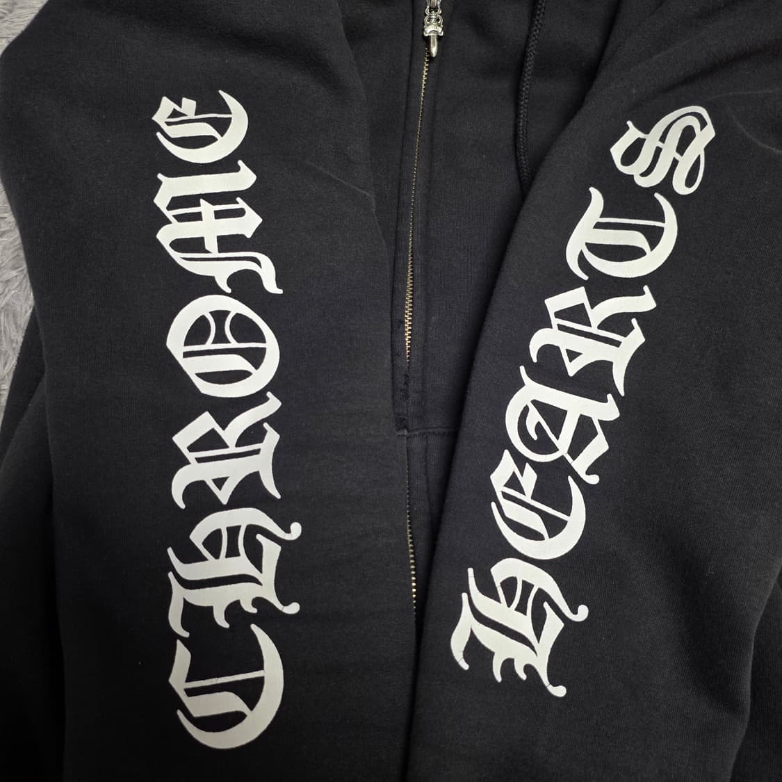 {클로젯}[S/백화점판]00s 크롬하츠 홀스슈 스크롤 퍽유 써멀 후드집업 상품이미지4